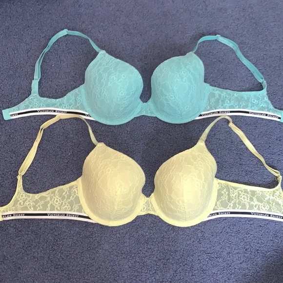 2 Victoria’s Secret bras - Picture 1 of 11